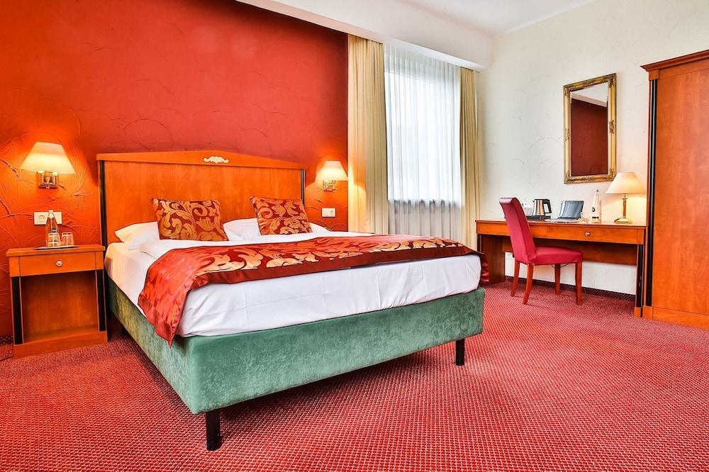 Parkhotel Krone Бенсгайм Екстер'єр фото