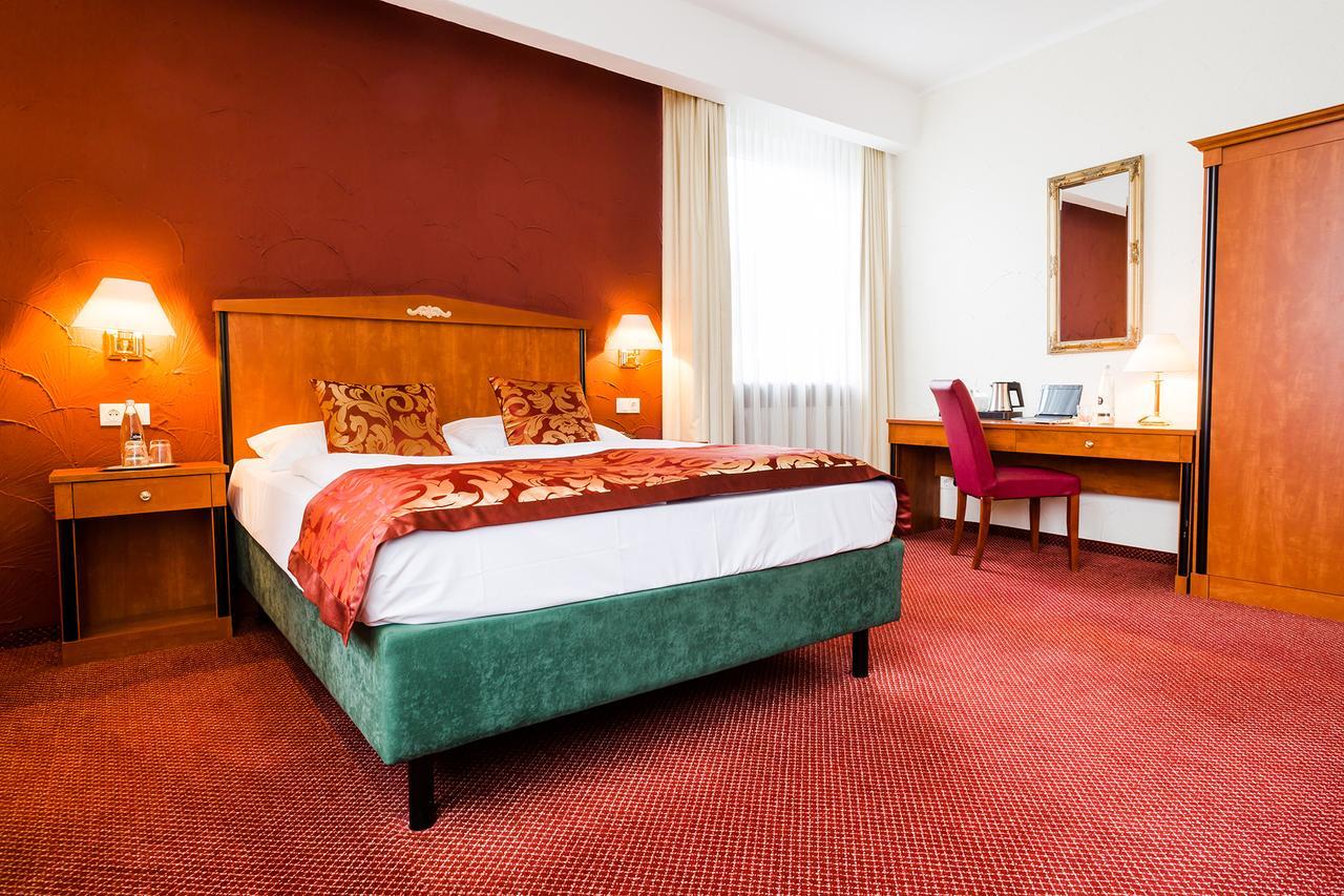 Parkhotel Krone Бенсгайм Екстер'єр фото